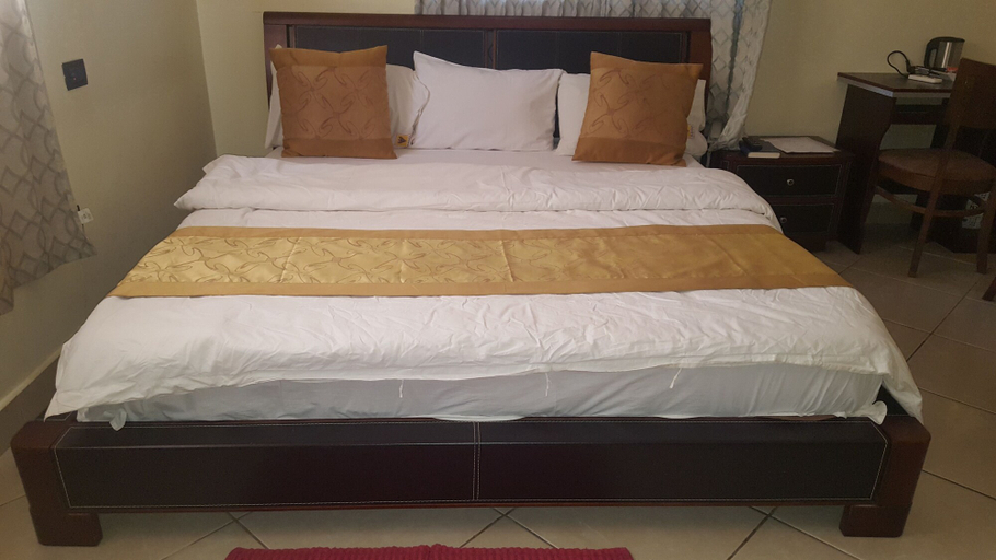 Bedroom 2, Ruby Kay Hotel, Tema