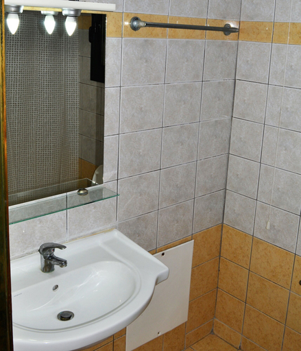 Bathroom 3, Polyxeni hotel, Ionian Islands