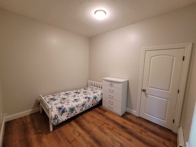Bedroom 3, 182 Heath st, Boston