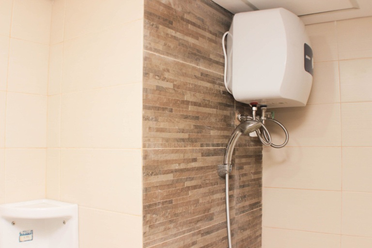 Bathroom 4, Comfort 1Br At Sky Terrace Apartment, Jakarta Barat