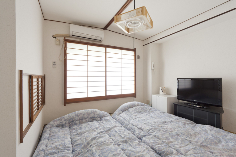 Bedroom 4, Shin-Okubo Sekitei Hotel, Shinjuku