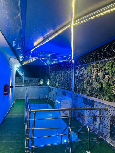 Others 4, Mini Flat with Starlink Internet & Pool, Alimosho