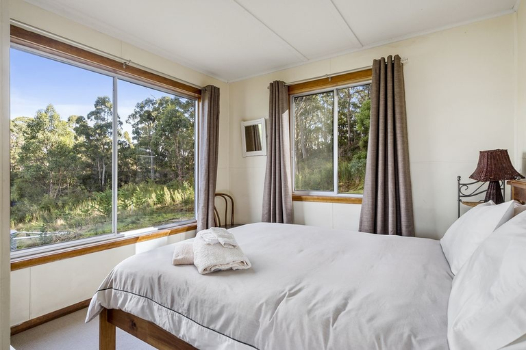 Bedroom 3, Summertime Beach Cottage, Huon Valley