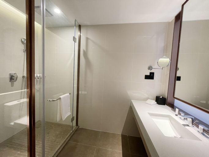 Bathroom 5, Kew Green Hotel Hongqiao Shanghai, Shanghai