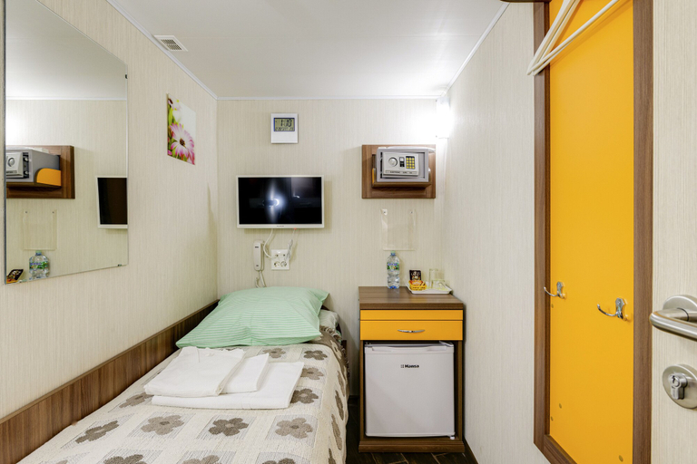 Bedroom 3, Kraski Leta, North-Eastern
