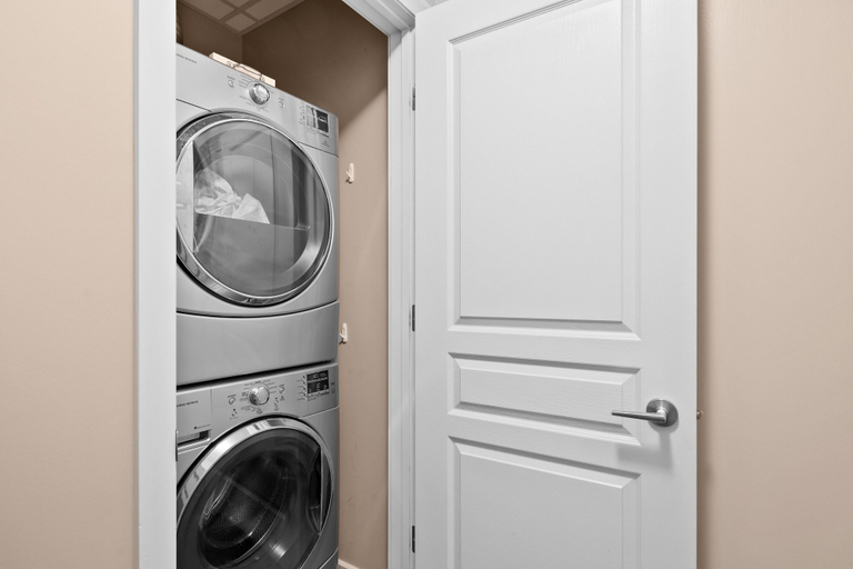 Bathroom 3, GLOBALSTAY. Modern Downtown Condos. Free parking, Division No. 6