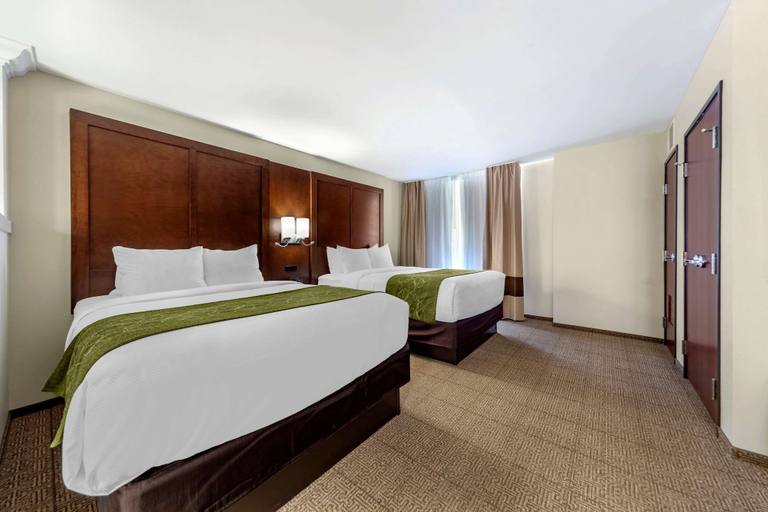 Bedroom 3, Comfort Suites Grand Island South, Hall