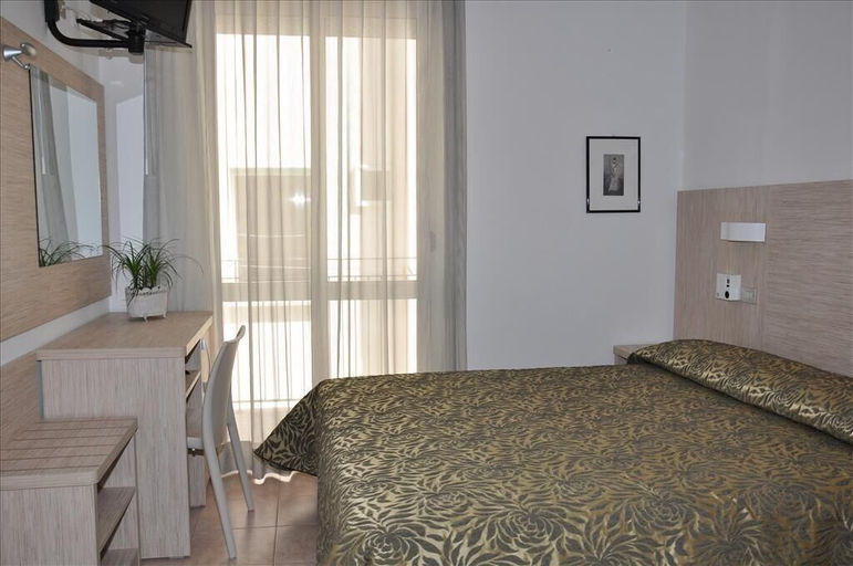 Bedroom 3, Hotel Plaza, Rimini