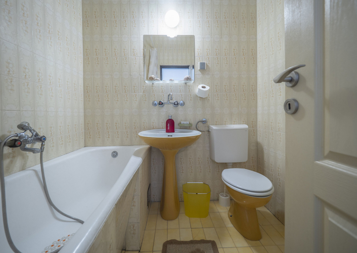 Bathroom 3, Madra rooms & apartments