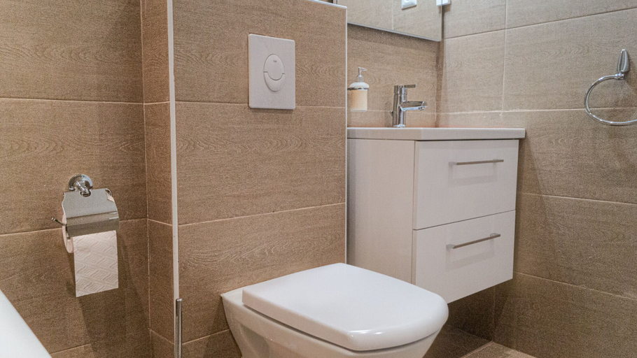 Bathroom 3, Modern Apartment Wiener Stadthalle 2, Wien
