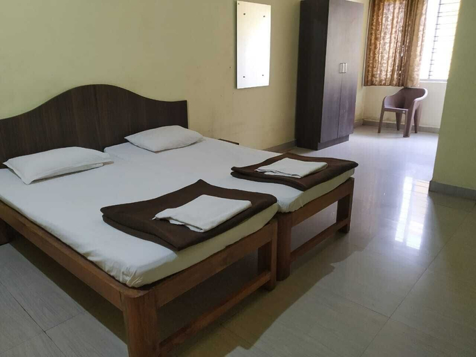 Bedroom 5, iROOMZ Hotel Vishwa Lodging, Dharwad