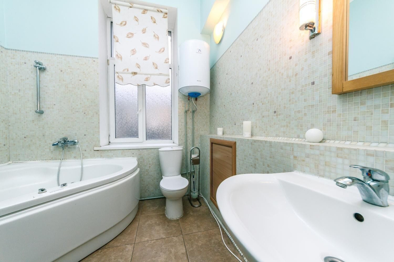 Bathroom 3, Apartment with Jacuzzi in city center, Shevchenkivs'kyi