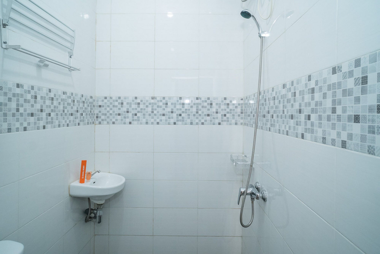 Bathroom 3, KoolKost near Pasar Baru, Jakarta Pusat
