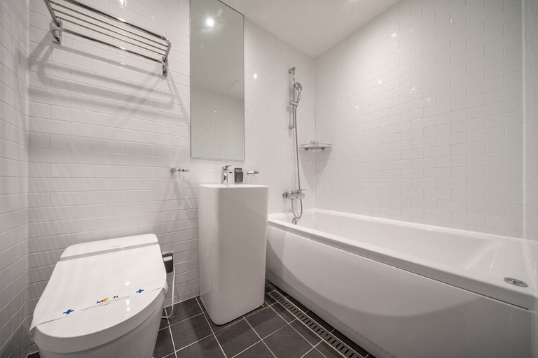 Bathroom 3, Hotel Moon, Anyang