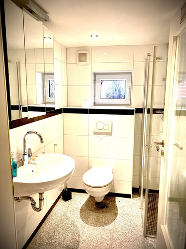 Bathroom 3, Seasides Villa Kunterbunt, Ostholstein