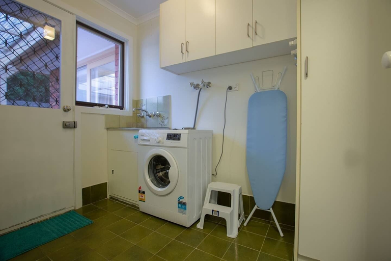 Bathroom 3, Quiet & Peaceful 3bed2bath Home @keilor Downs, Brimbank - Keilor