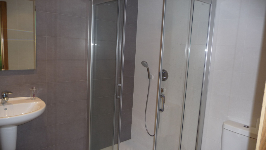 Bathroom 5, Agroturismo Itxaspe, Guipúzcoa