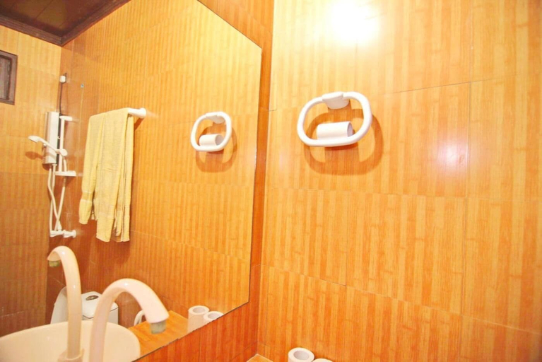Bathroom 4, Kuri Beach View Inn