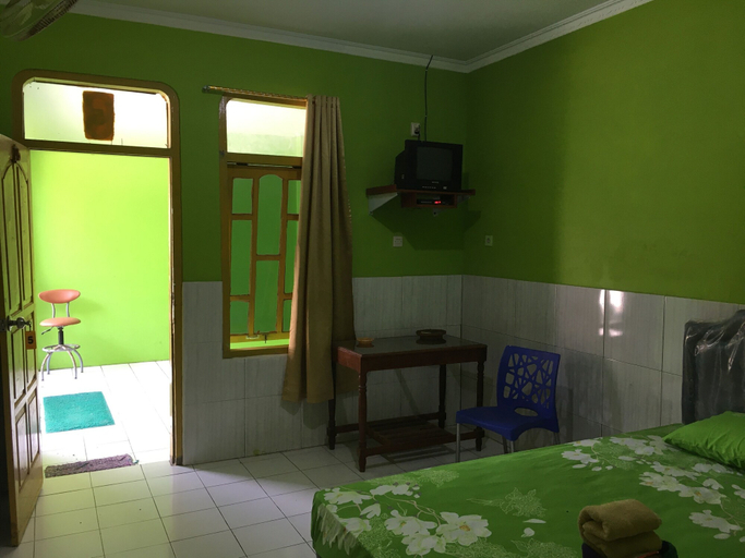 Bedroom 3, Hotel Trias Parangtritis, Bantul