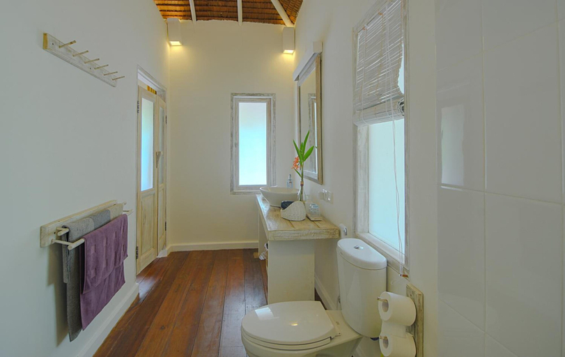 Bathroom 5, Trikora Beach Club and Resort, Bintan Regency