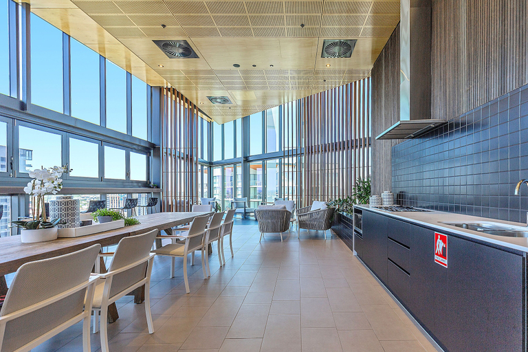 Food & Drinks, KOZYGURU BRISBANE ONE 1Bed APT Parking, Brisbane