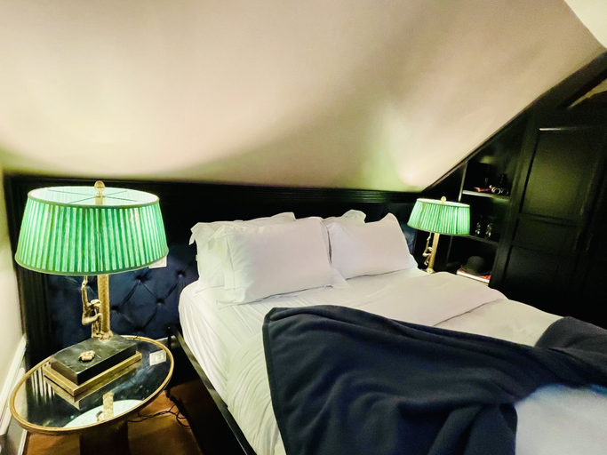 Bedroom 4, Moulin Royale, Oise