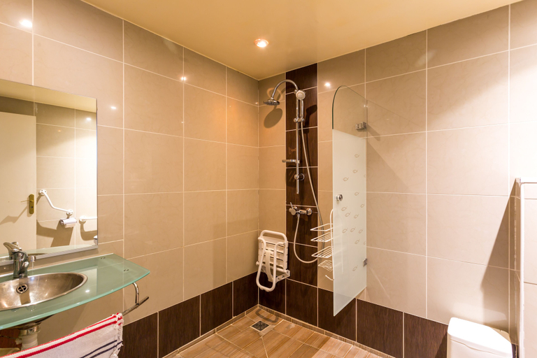 Bathroom 5, Hôtel de l'Europe, Paris