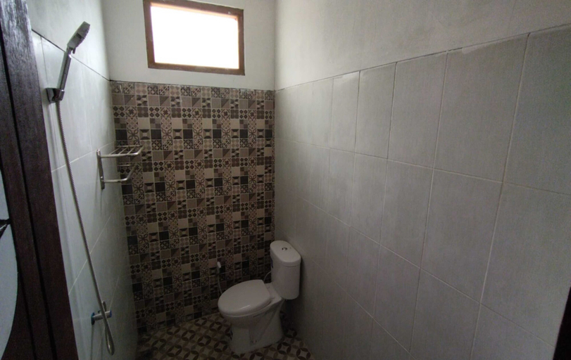 Bathroom 5, Home Stay Muhrodin, Magelang