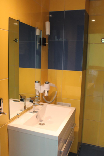Bathroom 4, Hotel Ukraine, Novousmanskiy rayon