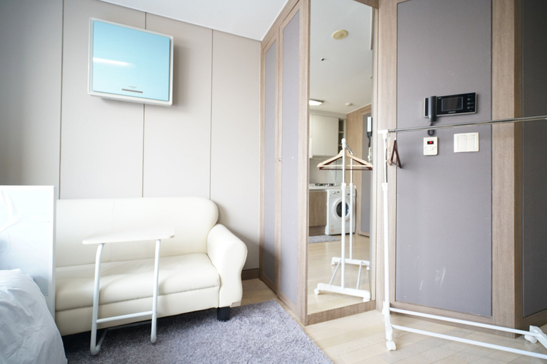 Bedroom 2, Galaxy Sinsa Sharmang, Seocho