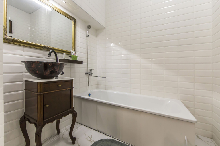 Bathroom 3, Antique Art Apartment at Khreschatyk, Shevchenkivs'kyi