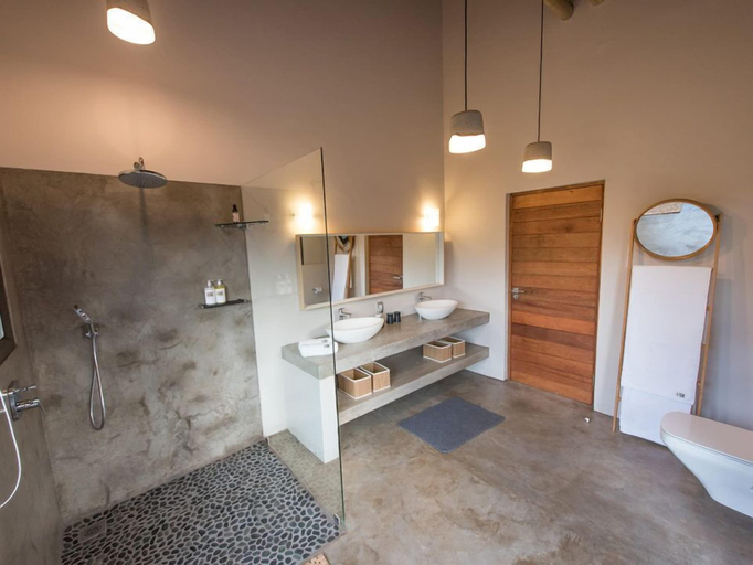 Bathroom 3, Villa Kudu, Mopani