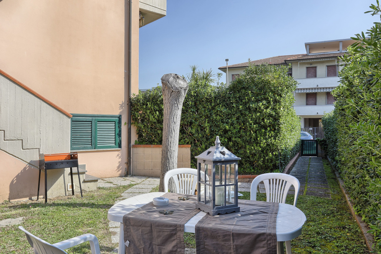 Others 5, Case Sobrini, Livorno