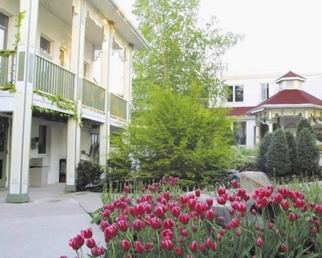 Others 5, Fern Resort, Simcoe