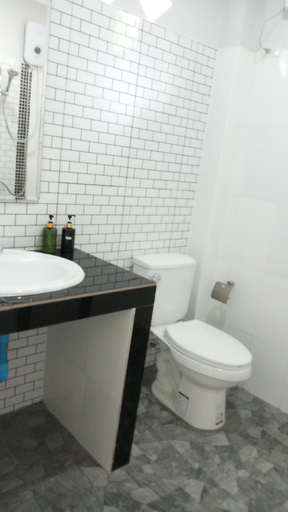 Bathroom 3, Brown Andaman Krabi, Khlong Thom