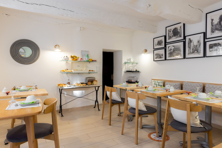 Food & Drinks 5, Hotel Les Armoiries, Alpes-Maritimes