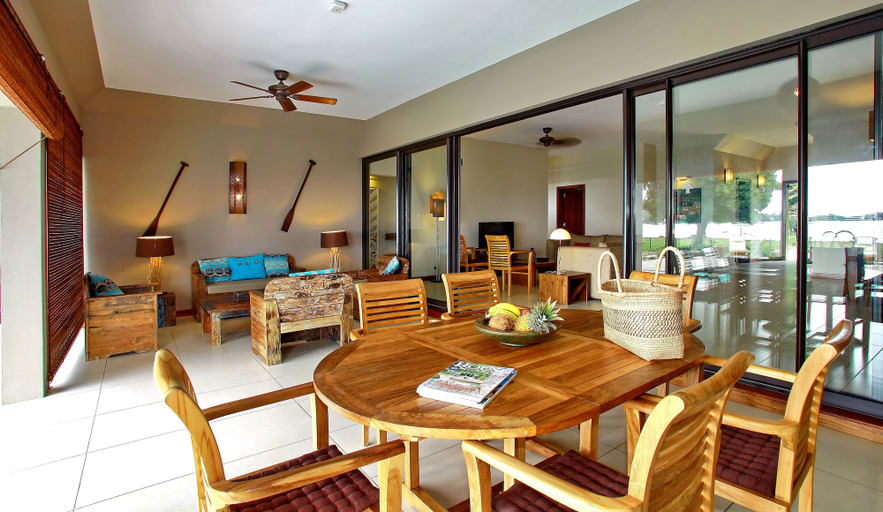 Food & Drinks, Villa Salines, Black River