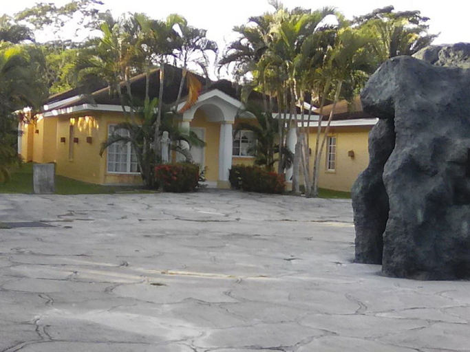 Property grounds, Paradise Villa Palma Real, Jutiapa