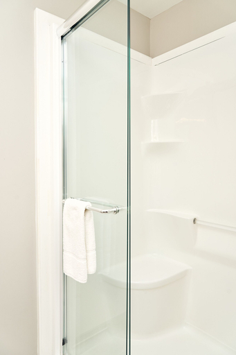 Bathroom 4, RiverRock Inn & Conference Centre, Prescott and Russell
