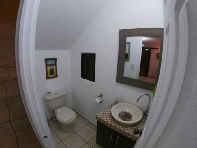 Bathroom 3, Villa Southfork, Nueva San Salvador