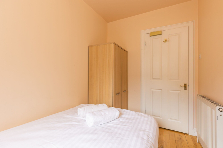 Bedroom 3, Amazing Castle View Apartment, Edinburgh