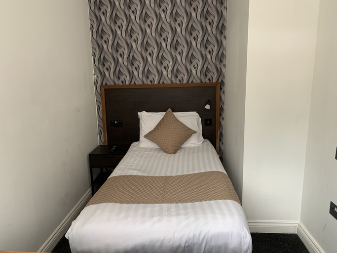 Bedroom 2, Imperial Salford Hotel, Manchester