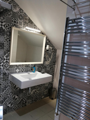 Bathroom 3, Hostal Cuéntame Evolución Auto check-in, Burgos