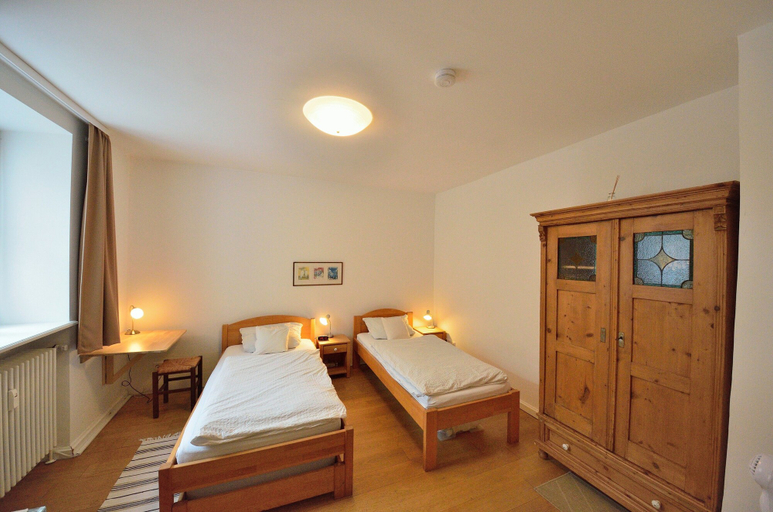 Bedroom 3, Pension Kaiser Ludwig, München