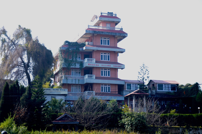 Exterior & Views