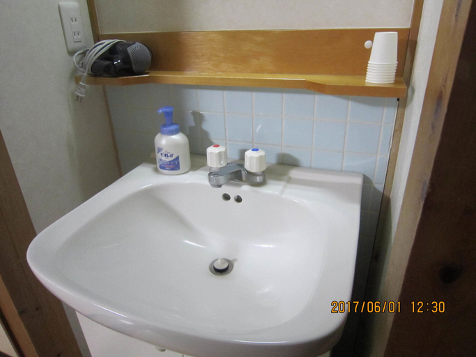 Bathroom 5, Ryokan Fujiya, Takayama
