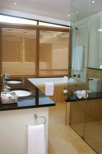 Bathroom 5, Canelands Beach Club, iLembe