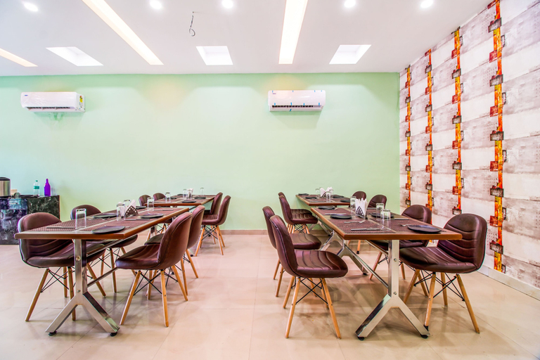 Food & Drinks 3, FabHotel Benz, Sahibzada Ajit Singh Nagar
