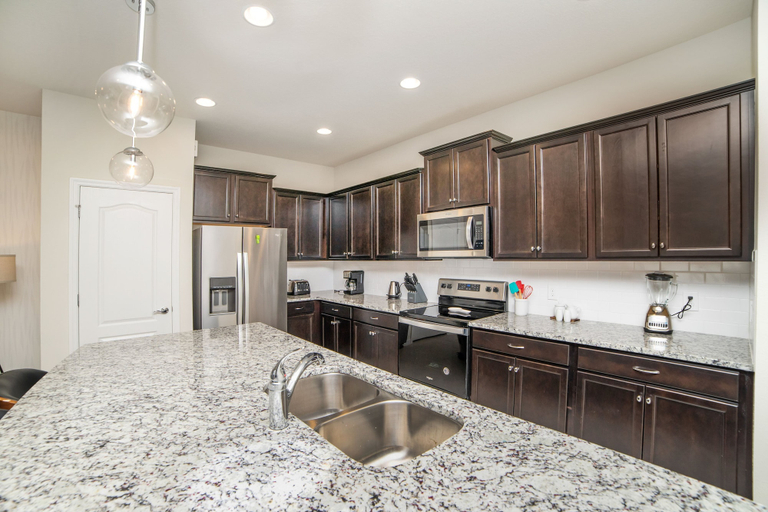 Others 5, 8911sydney, Osceola