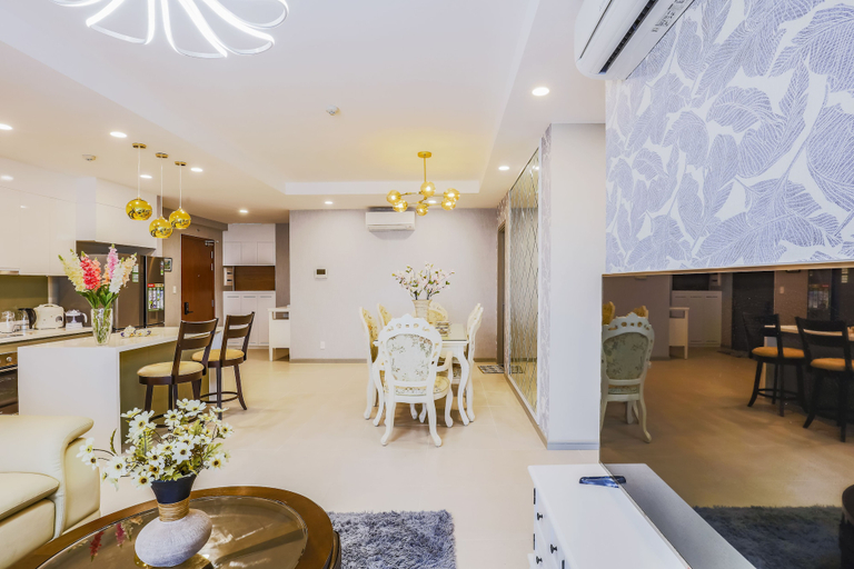 Food & Drinks 5, 3BRs Luxury Apartment Cityview, District 4